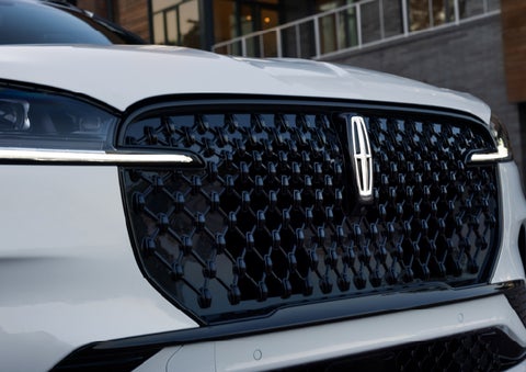 The front grille of a 2026 Lincoln Aviator® SUV is shown. | Miller Lincoln in Saint Cloud MN