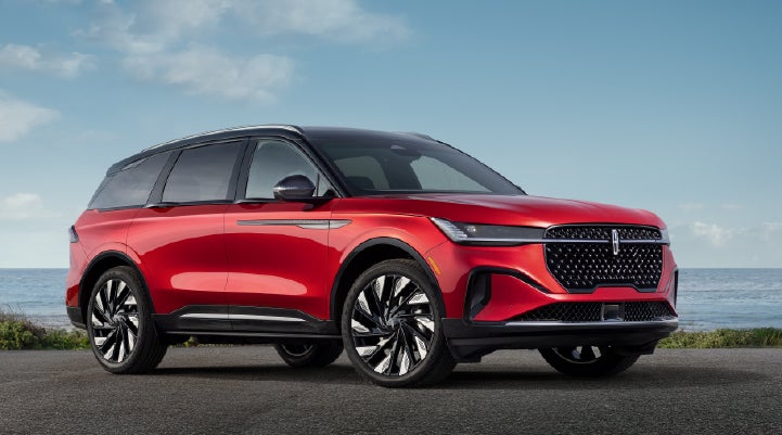 A 2026 Lincoln Nautilus® Reserve model is shown with the stylish available Jet Appearance Package. | Miller Lincoln in Saint Cloud MN