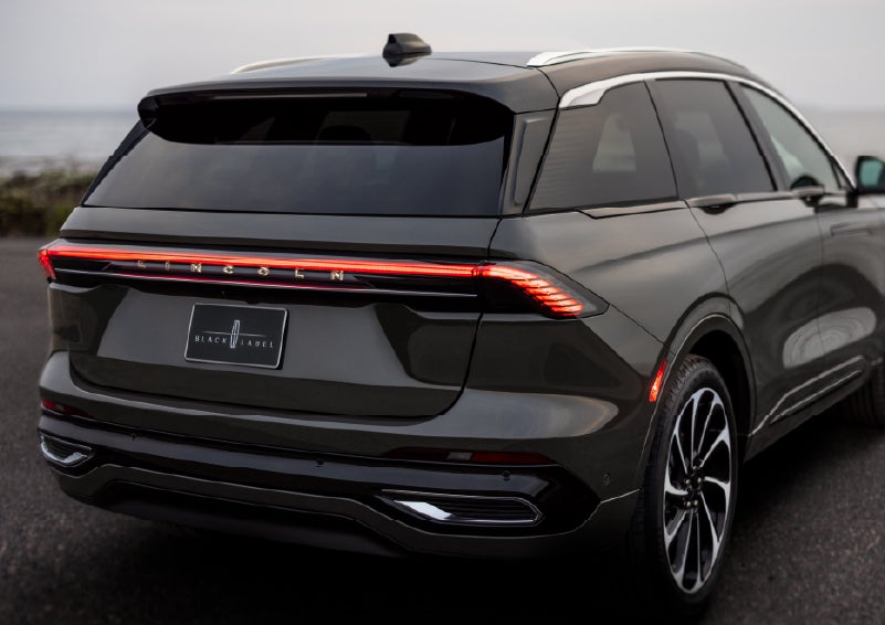The rear of a 2026 Lincoln Black Label™ Nautilus® SUV displays full LED rear lighting. | Miller Lincoln in Saint Cloud MN