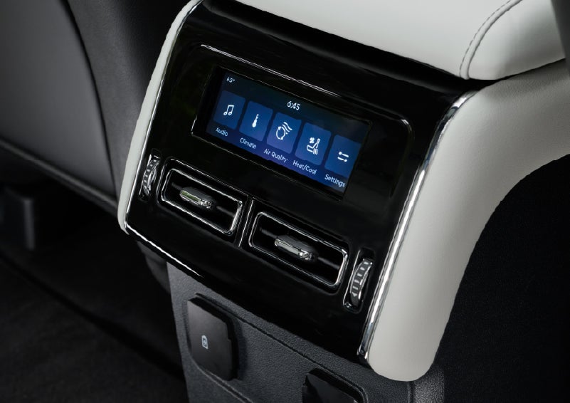 The second row touch screen displays audio and temperature control settings. | Miller Lincoln in Saint Cloud MN